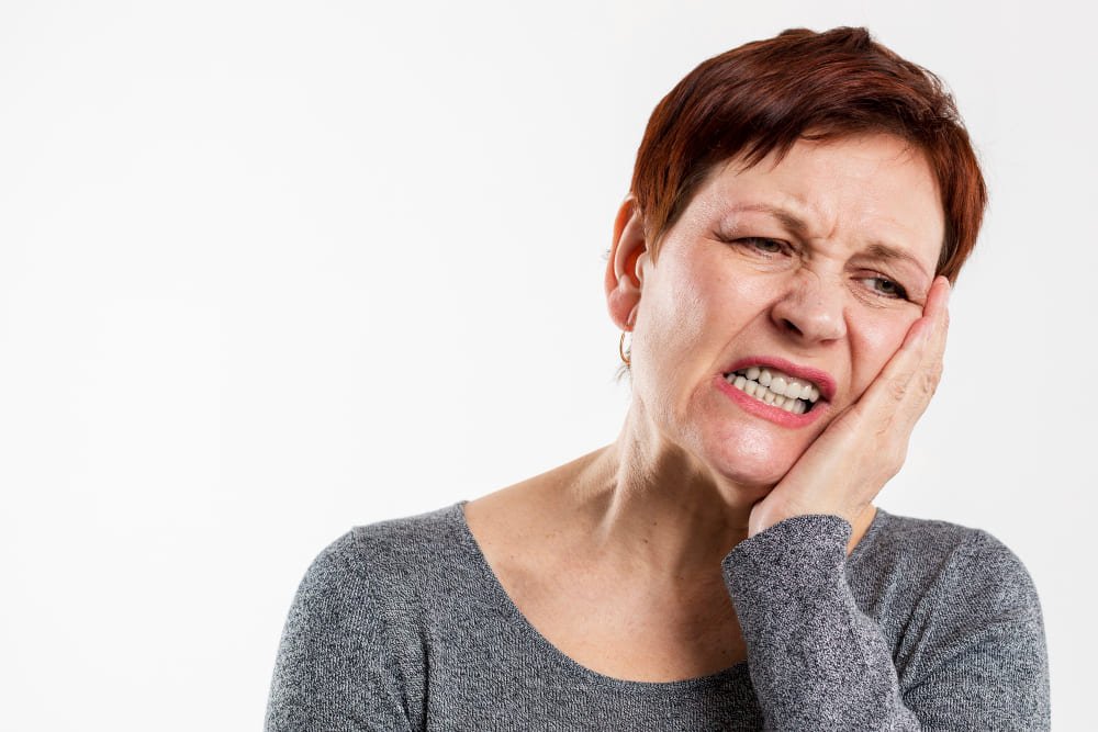 why dentures get loosen